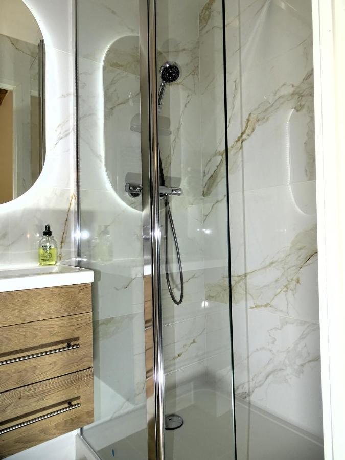 Augustins Fountain Studio Cosy Aix Centre Historique A 3 Minutes De Cours Mirabeau -Wifi-Smart Tv-Rue Calme Aix-en-Provence Esterno foto